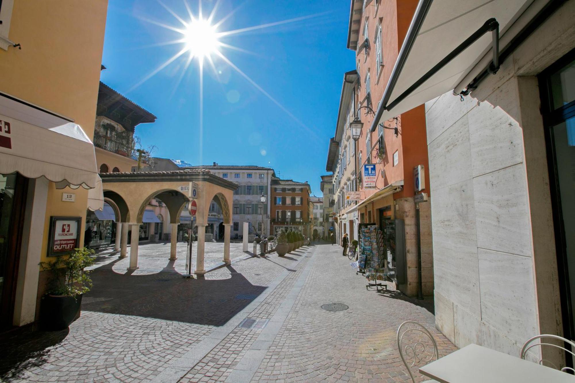 Ca'Cerere - Happy Rentals Riva del Garda Bagian luar foto